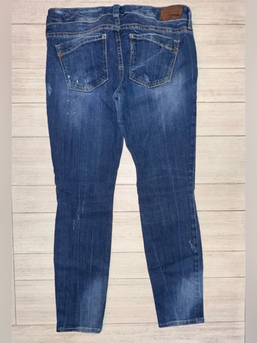 Express Jeans - Picture 2 of 3